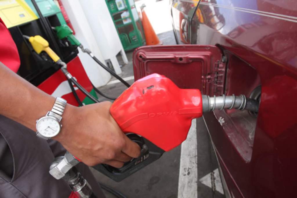 Más de 5 lempiras bajará el precio de las gasolinas en Honduras