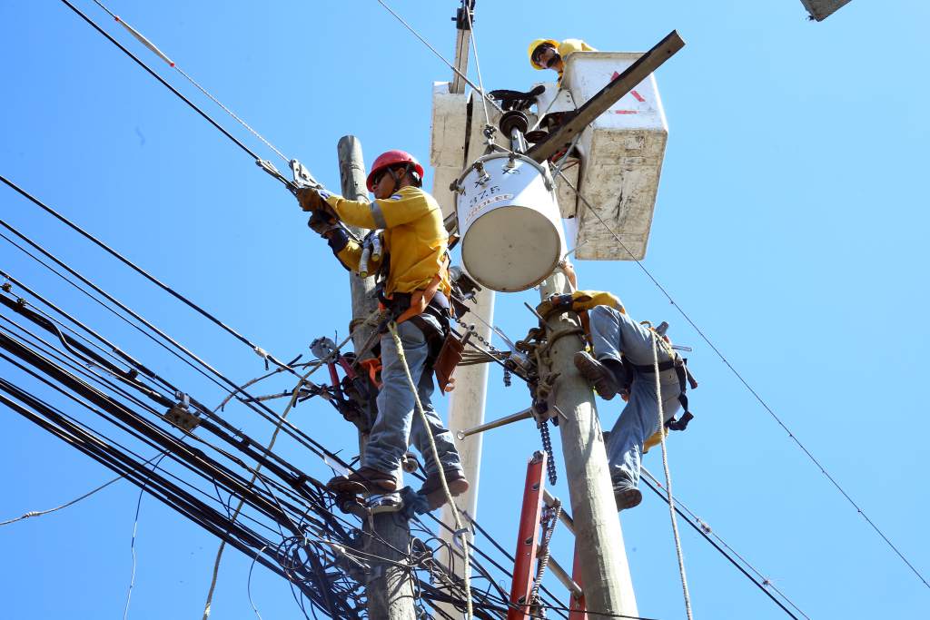 Solamente el 40% de proyectos de  energía contratados están en operación