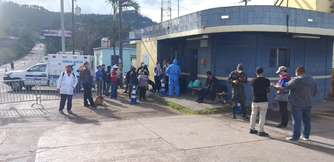 Unos 30 hondureños que ingresaron este miércoles al país estarán aislados por 14 días en Tegucigalpa