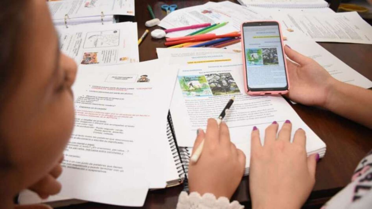 Secretaría de Educación prepara plataforma para que estudiantes continúen con clases virtuales
