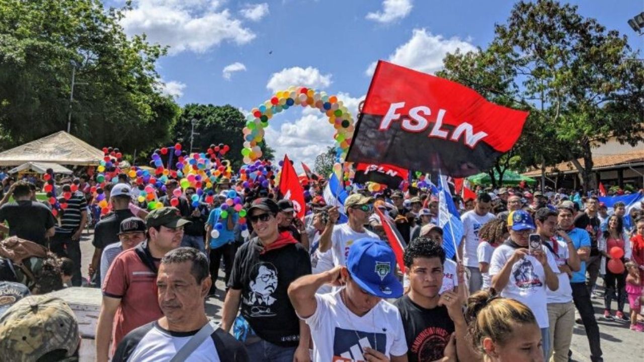 Coronavirus: Miles de nicaragüenses salen a las calles retando al covid-19