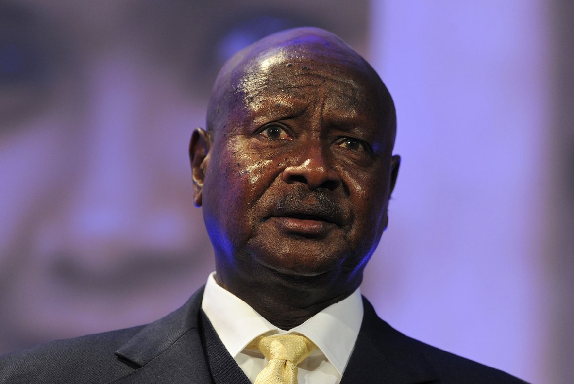 Presidente de Uganda en crisis por covid-19:  dice a las personas"Dios tiene mucho trabajo,  No puede estar cuidando idiotas"