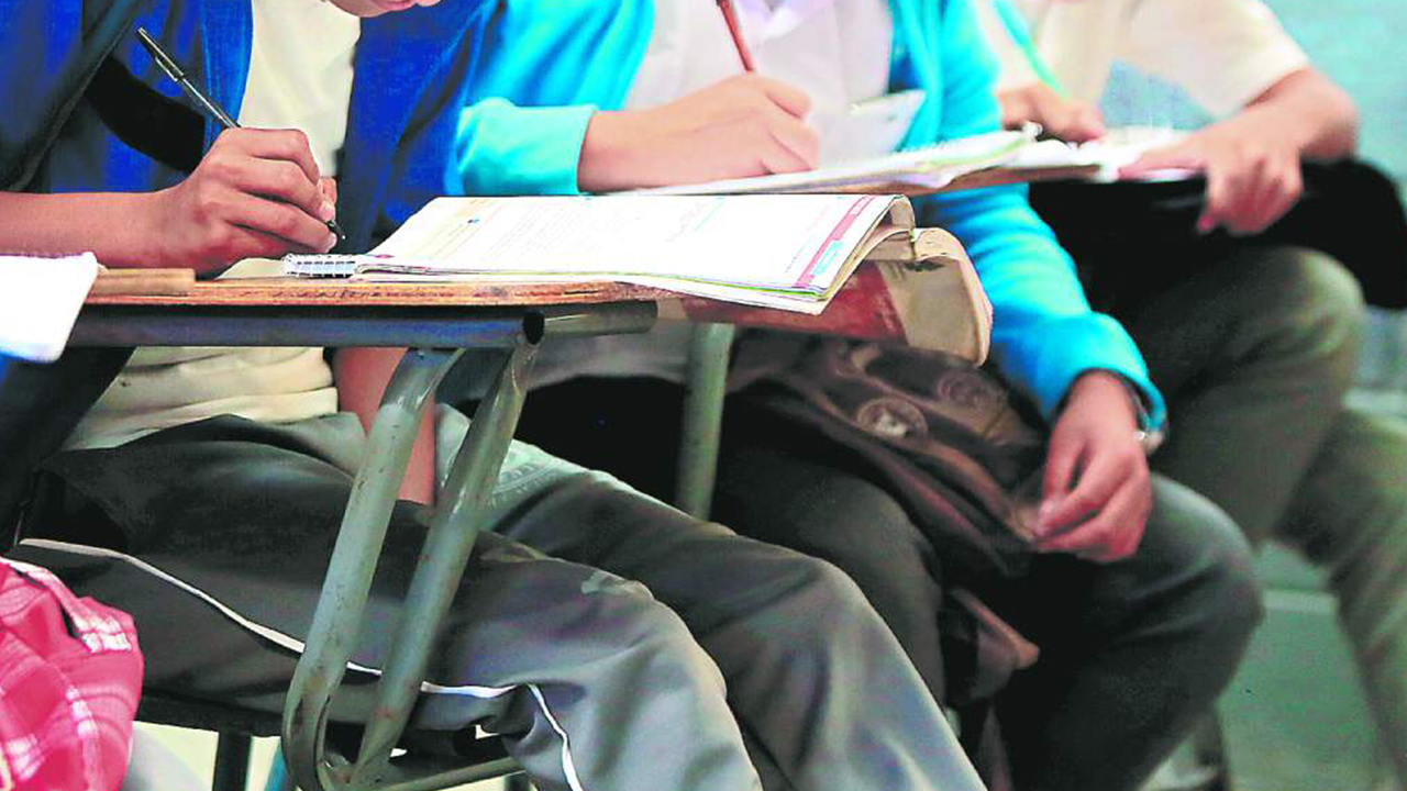 Imagen de Dirigente magisterial propone utilizar la radio y la TV para educar en tiempo de cuarentena