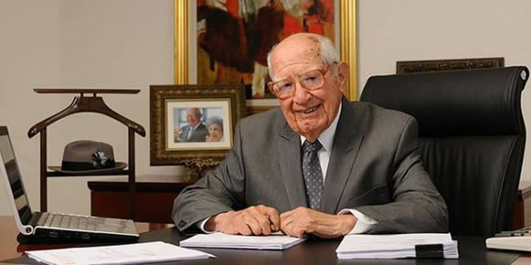 Imagen de Banquero Bueso Arias cuestiona el monopolio que ejerce el BCH sobre el mercado de los dólares en tiempos de crisis