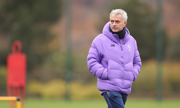 José Mourinho pide que regrese el fútbol pese al coronavirus