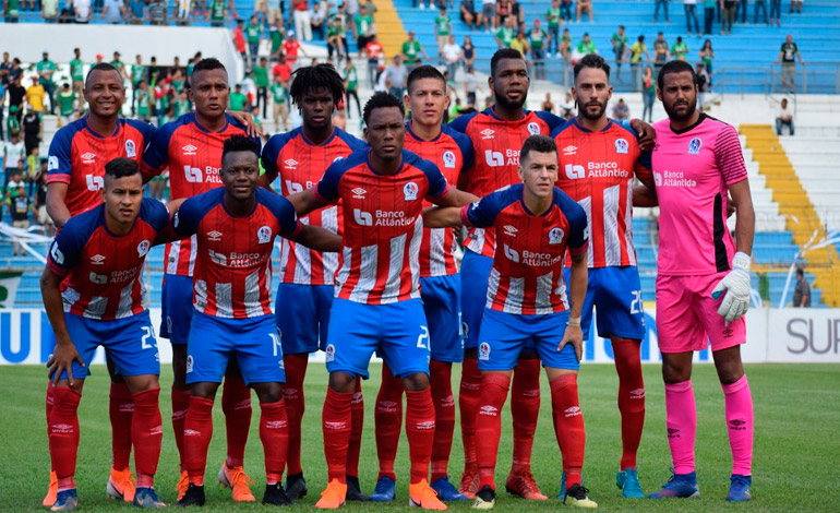 Jugadores de Olimpia compran comida para familias de Tegucigalpa