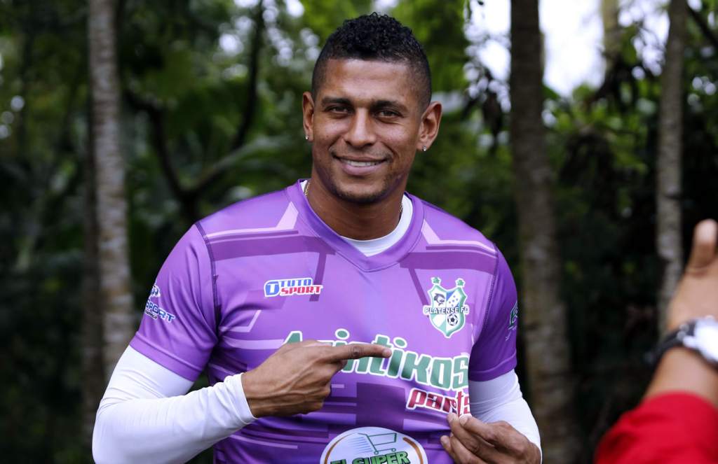 Carlo Costly pospone su retiro y jugará un torneo más