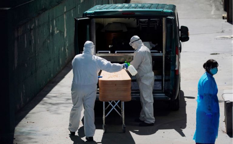 "El coronavirus se lo devoró y se murió en mis brazos", desgarrador testimonio de madre que perdió a su hijo por el covid-19