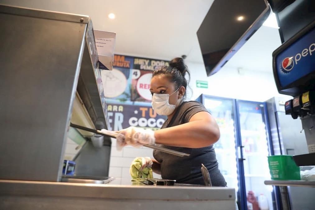 De exitosa califica la Empresa Privada el día uno de prueba piloto de apertura de restaurantes
