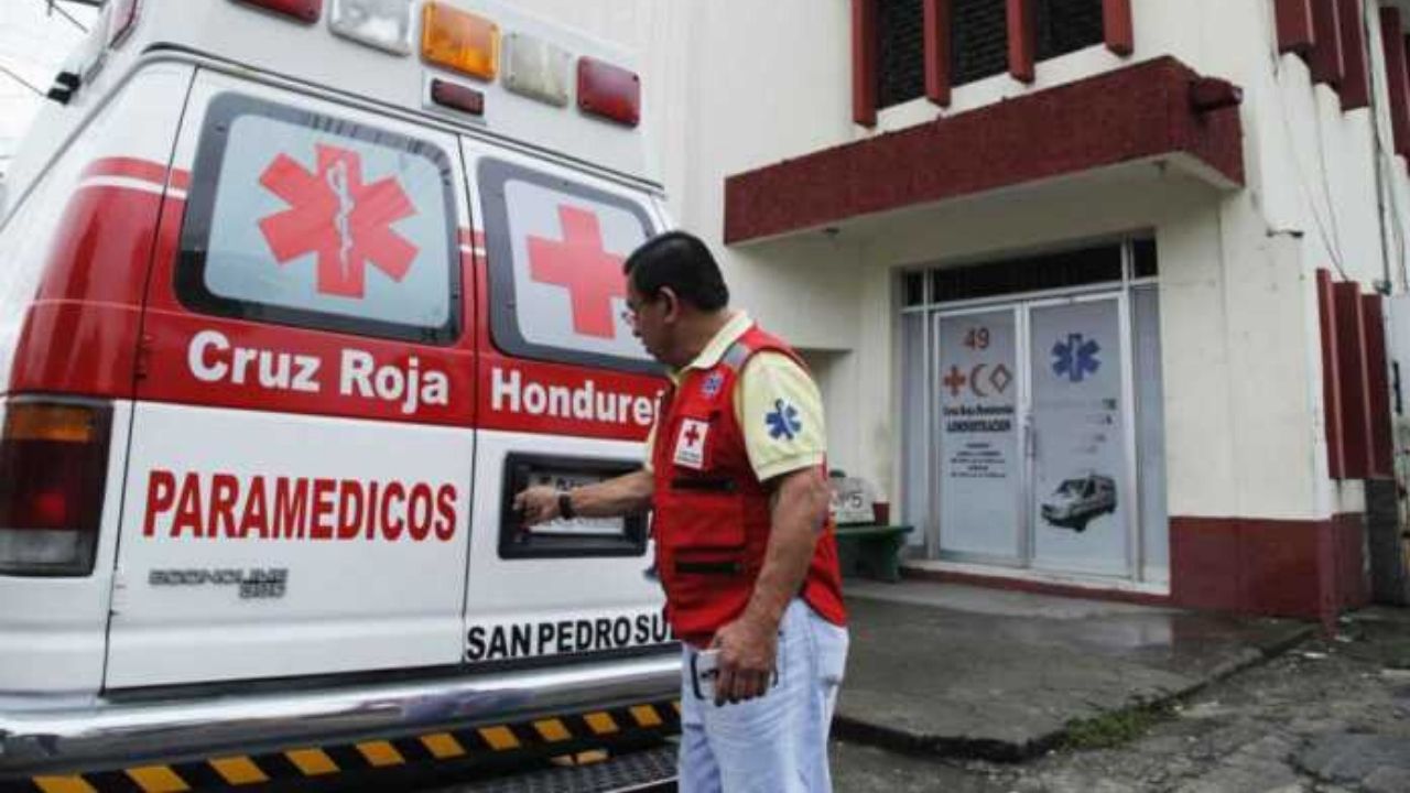 Cruz Roja se retira de hospitales móviles por "falta de información" en plena crisis de covid-19