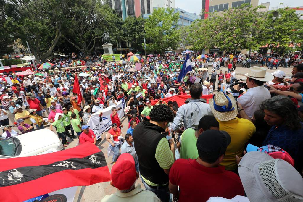 Los trabajadores bajo ataque del covid-19