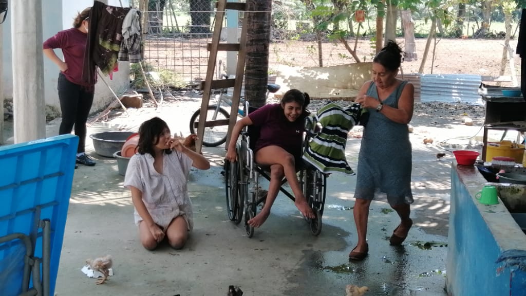 "La vida es dura, así me tocó la suerte", relata madre viuda de tres hijos especiales en Choloma, Cortés