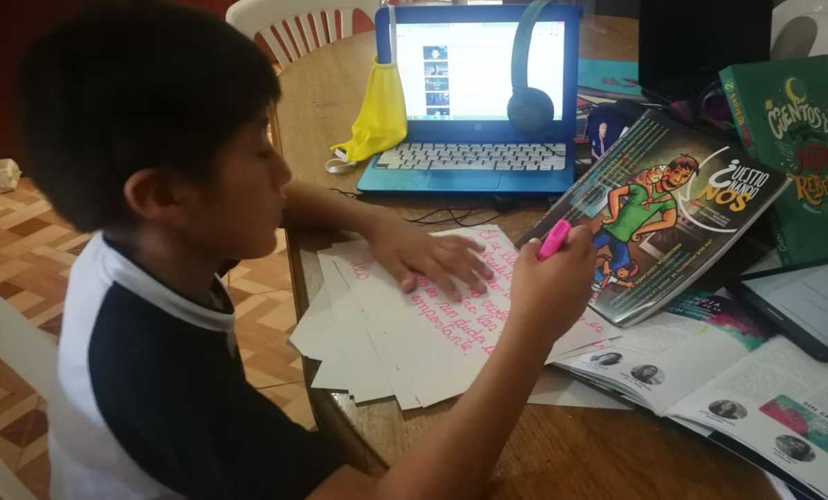 Padres de alumnos de escuelas y colegios privados reprochan pago de transporte sin utilizarlo