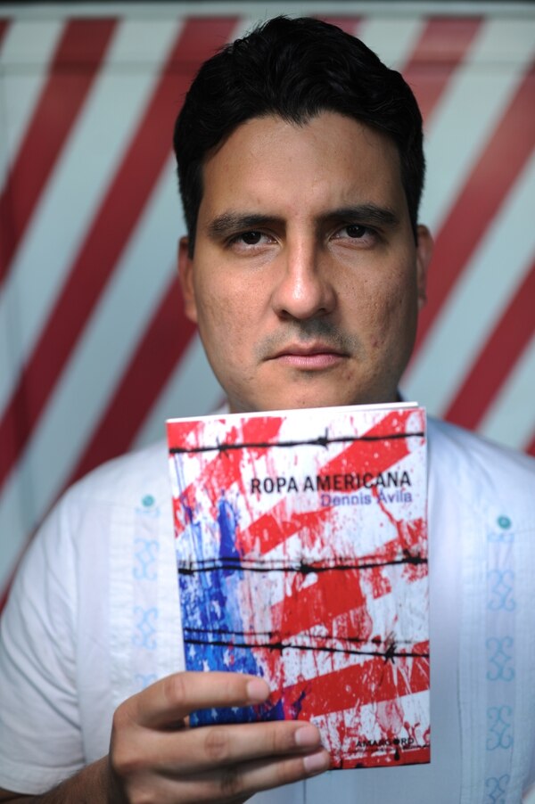 Dennis Avila "La poesía es otra forma de rezar"