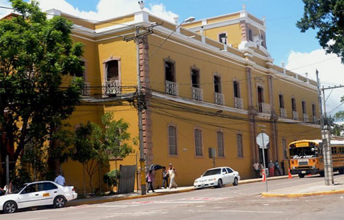 Supuesto paciente con coronavirus asesina a otro en el Hospital San Felipe de Tegucigalpa