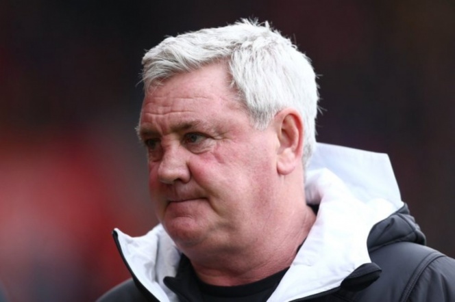 Para el técnico del Newcastle ir al supermercado es más peligroso que jugar fútbol