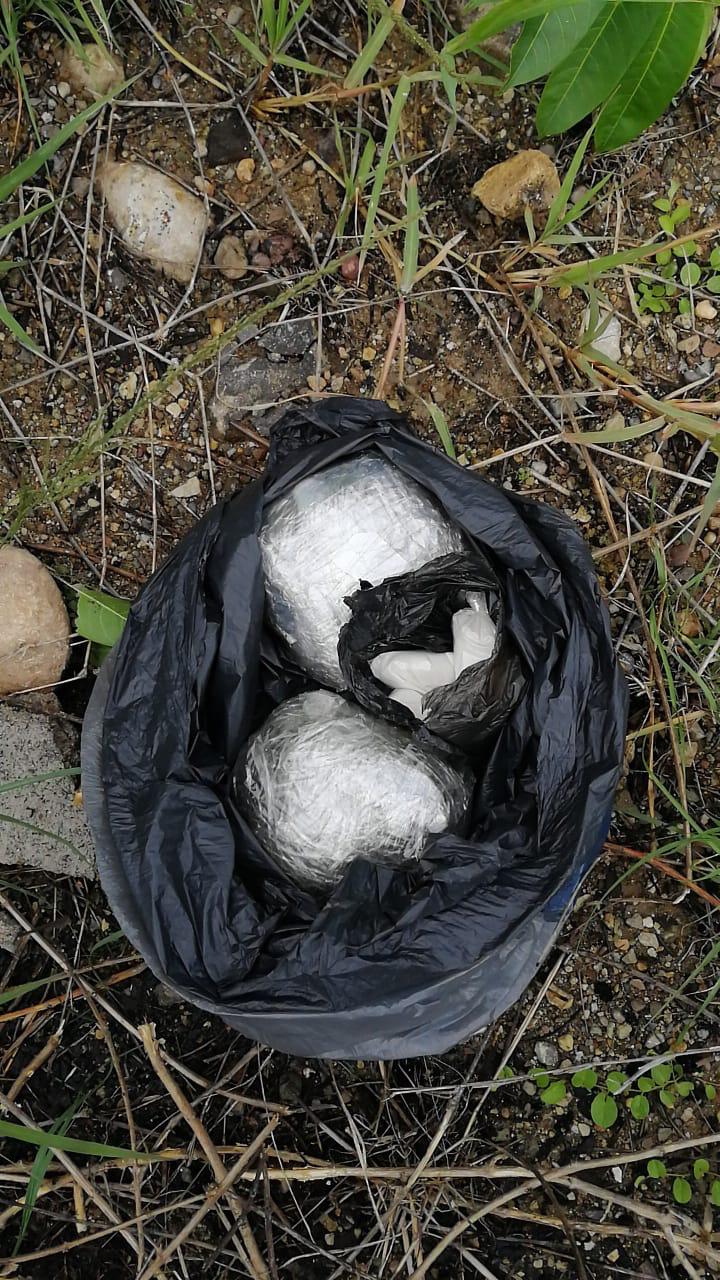 Capturan a dos mujeres y un hombre en posesión de supuesta droga en Copán
