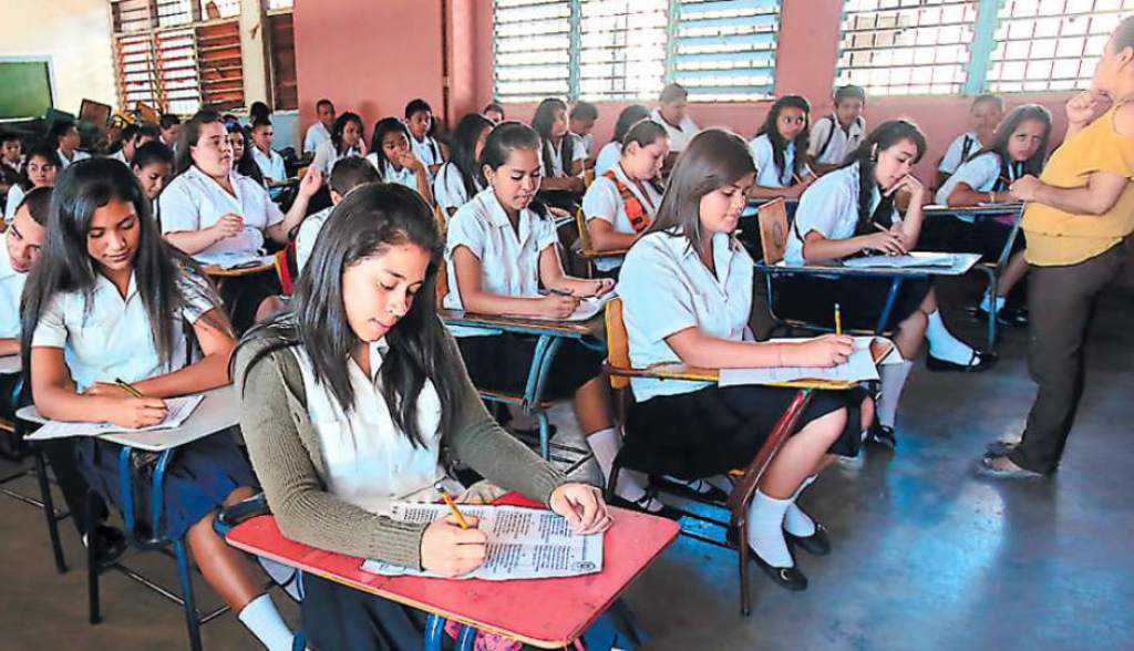 Dirigentes magisteriales: sistema educativo hondureño muestra  rezago de 60 años; se cae a “pedazos”