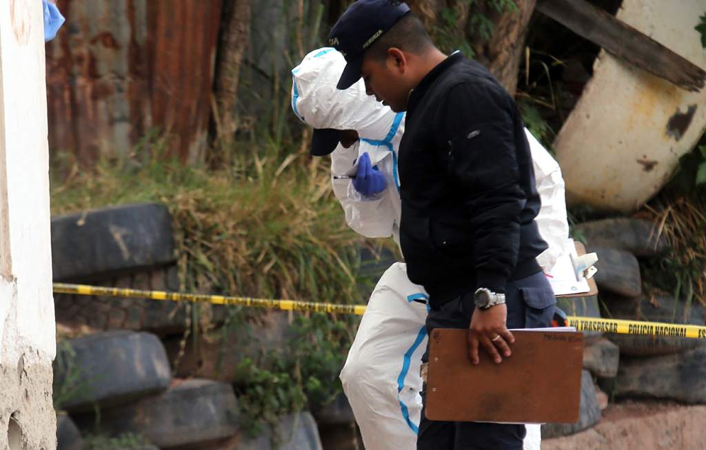 Hondureño mata a su propia esposa frente a su hija de 5 años