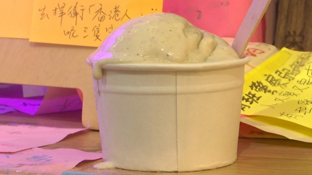 Venden helado con sabor a gas lacrimógeno para recordar protestas en Hong Kong