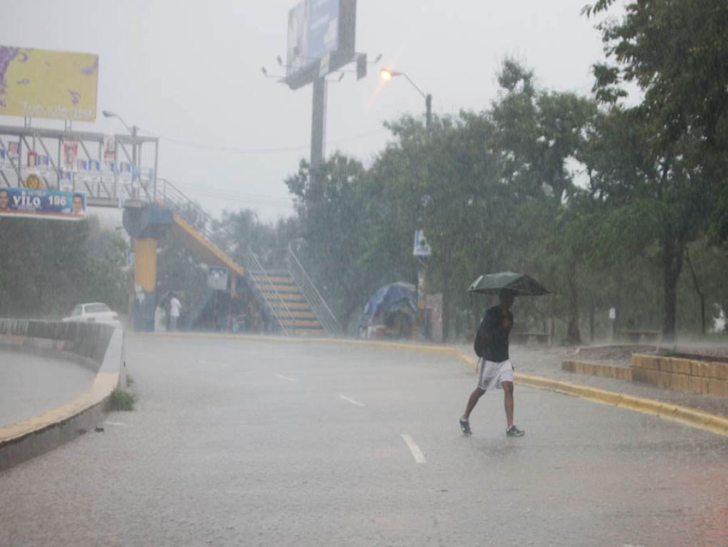 Sistema de baja presión dejará fuertes lluvias en Honduras