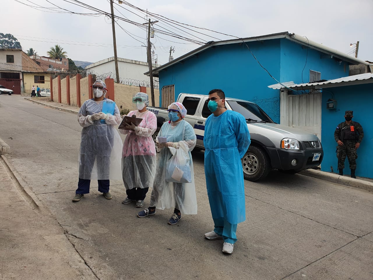 Doble moral: el aplauso y el estigma al personal de salud por atender pacientes con coronavirus