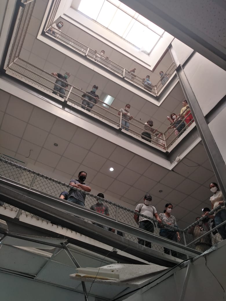 Joven cae del tercer piso cuando realizaba trabajos de limpieza en un edificio de Tegucigalpa