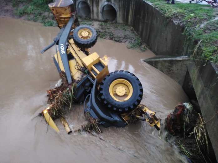 Encuentran el cuerpo del conductor de retroexcavadora que fue arrastrado por la corriente del río Calán en Siguatepeque