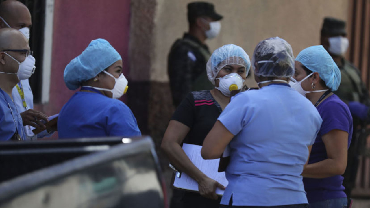 Tras veto presidencial, Congreso aprueba decreto para dar permanencia laboral a personal de salud