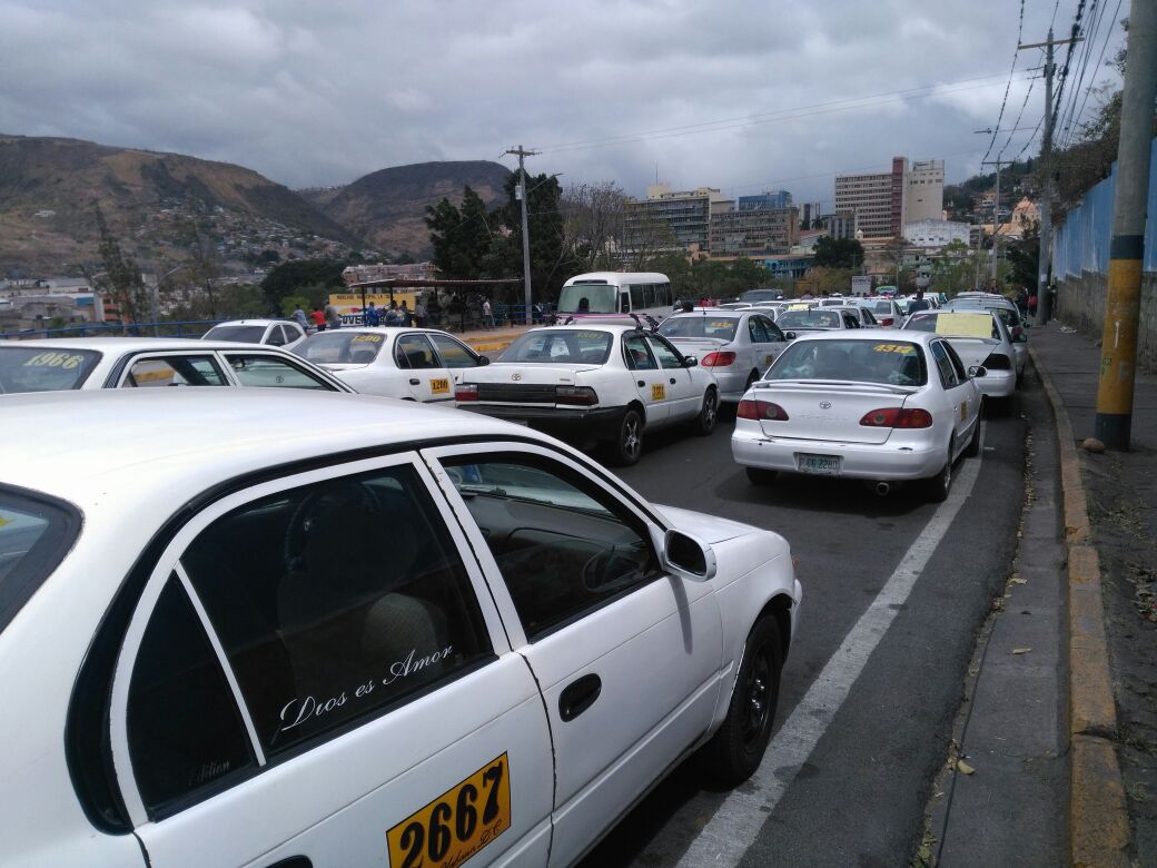 Taxis de Tegucigalpa piden al gobierno, no pagar matricula vehicular de 2020