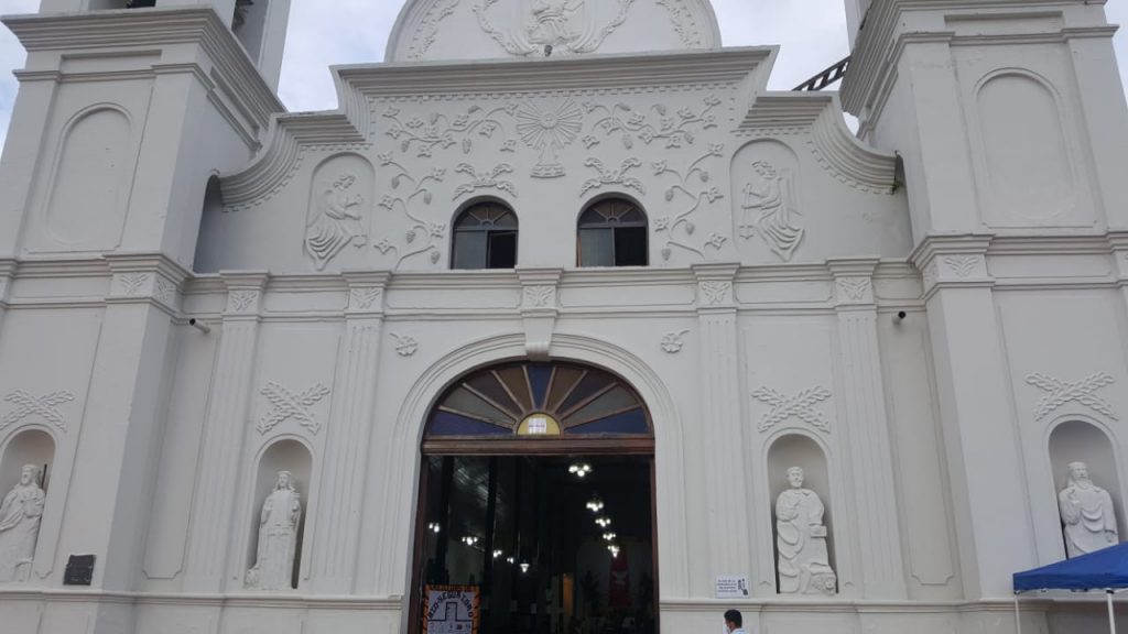 Abrirá sus puestas la Parroquia de Gracias. Foto Carlos Sorto. Radio HRN