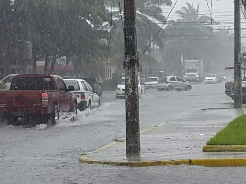 Emiten alerta verde por 24 horas en nueve departamentos de Honduras, tras fuertes lluvias