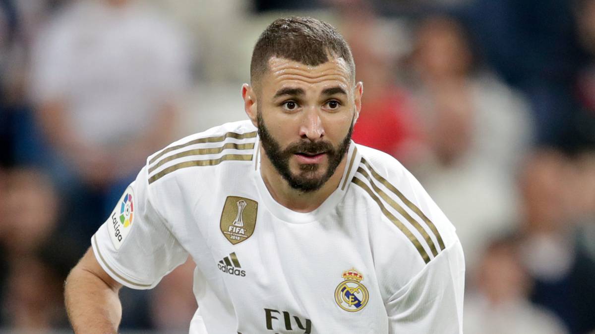 Karim Benzema presume su nuevo Bugatti, valorado en 2 millones de euros