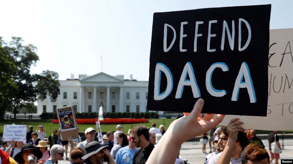 Corte Suprema de Estados Unidos bloquea intento de Donald Trump de poner fin al DACA