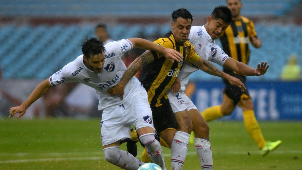 Fútbol uruguayo vuelve el 15 de agosto, pero jugadores quieren adelantar la fecha