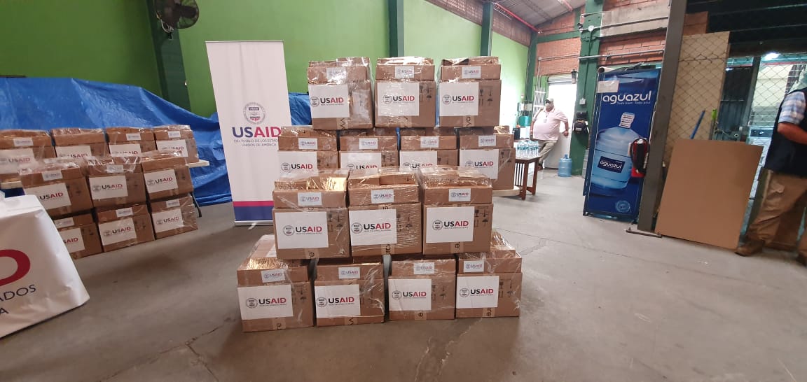 Honduras recibe 50 ventiladores mecánicos por parte del gobierno de Donald Trump