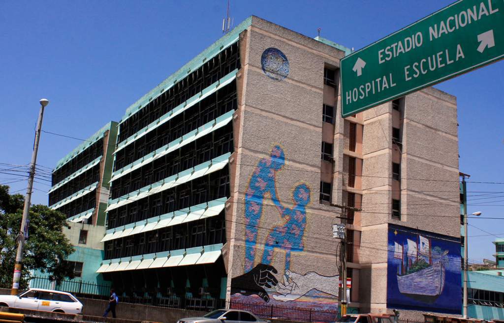 Más de 50 empleados positivos de coronavirus y unos 60 sospechosos en el Hospital Escuela de Tegucigalpa