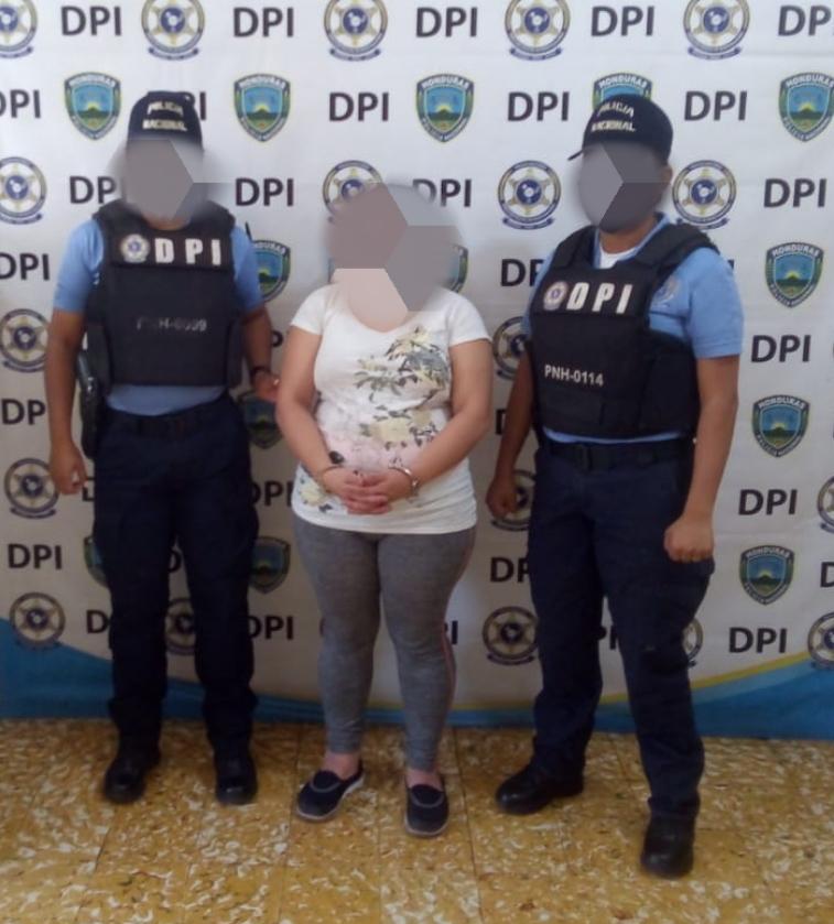 Maestra de educación primaria es arrestada por maltratar a su bebé de 11 meses en Tegucigalpa