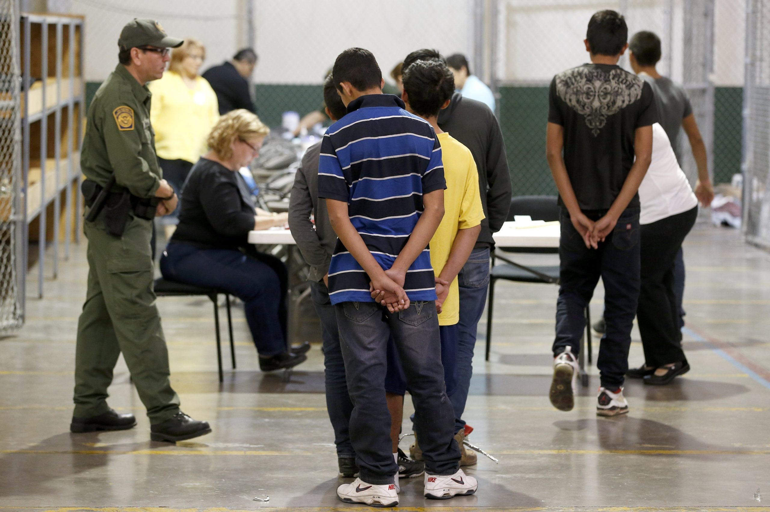 Estados Unidos expulsa a niños y adolescentes inmigrantes bajo medida de emergencia por covid-19