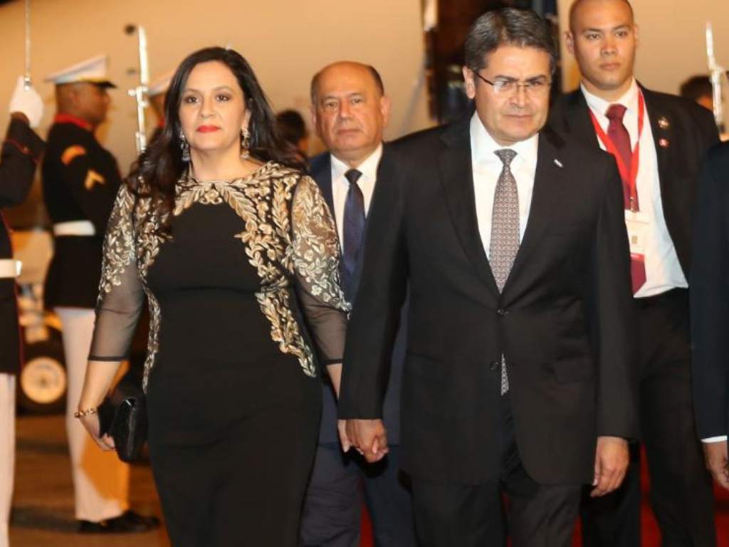 Presidente Hernández y su esposa  resultan positivos al covid-19