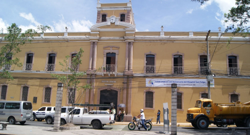 Elvin Canales, presidente del sindicato del Hospital San Felipe: “ya estamos casi en el momento del colapso”