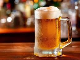 "¡Pitale, pitale!": Video ha hecho sufrir a muchos tras pérdida de cervezas por accidente en San Pedro Sula