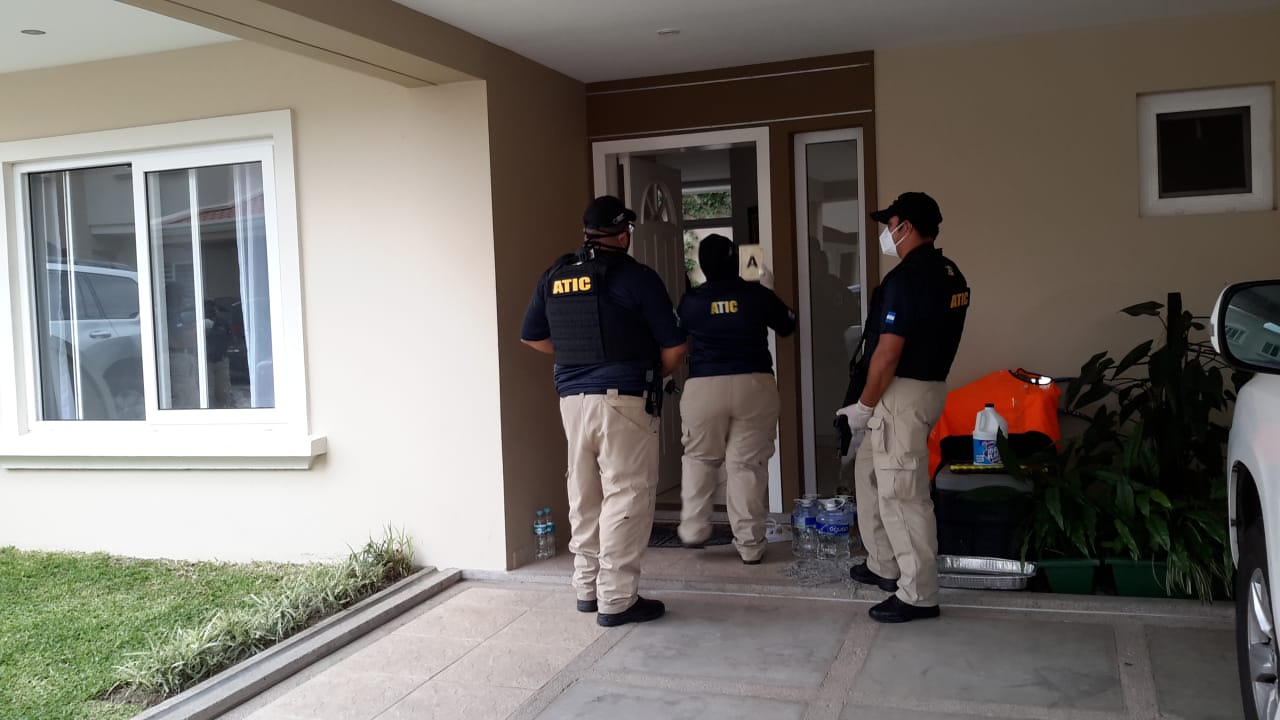 La ATIC secuestra documentación en la vivienda del exdirector de Invest-H, Marco Bográn