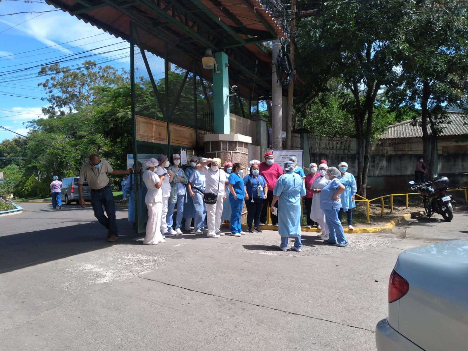 Enfermeras de El Tórax denuncian que las obligan a asistir a su trabajo, pese a ser positivas de covid-19