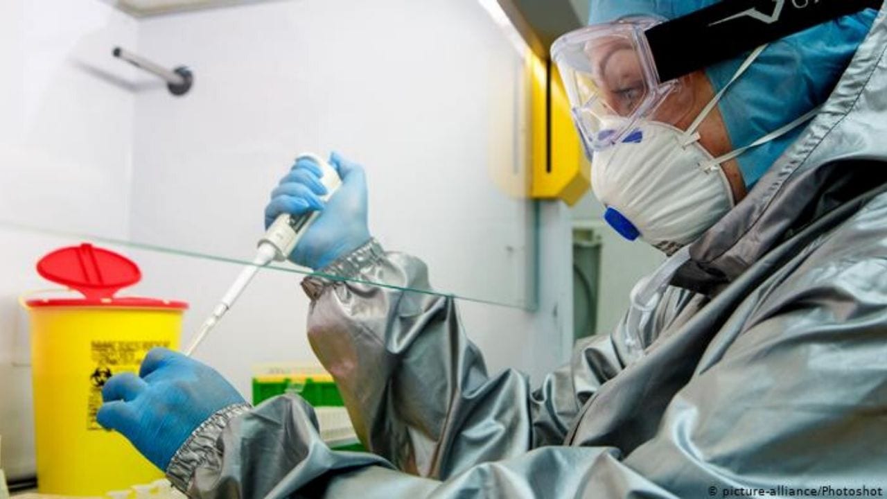 Ingeniero genético de Perú cree que habrá covid-20 y covid-21 y que estos serán más letales para la humanidad