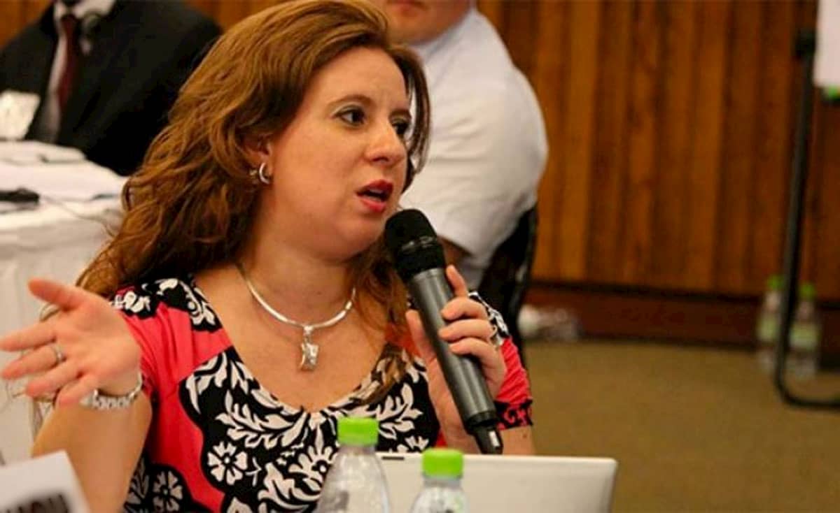 "No estamos para tolerar más atrasos", asegura directora de Invest-H sobre llegada de 5 hospitales restantes