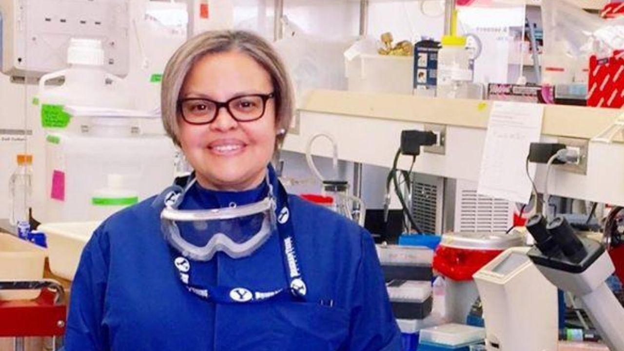 Científica hondureña trabaja en la cura de la “fibrosis pulmonar”, una de las secuelas del covid-19