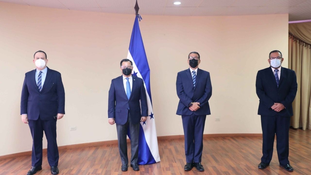 Nombran junta interventora en Invest-H tras destitución de Marco Bográn y renuncia de Evelyn Bautista