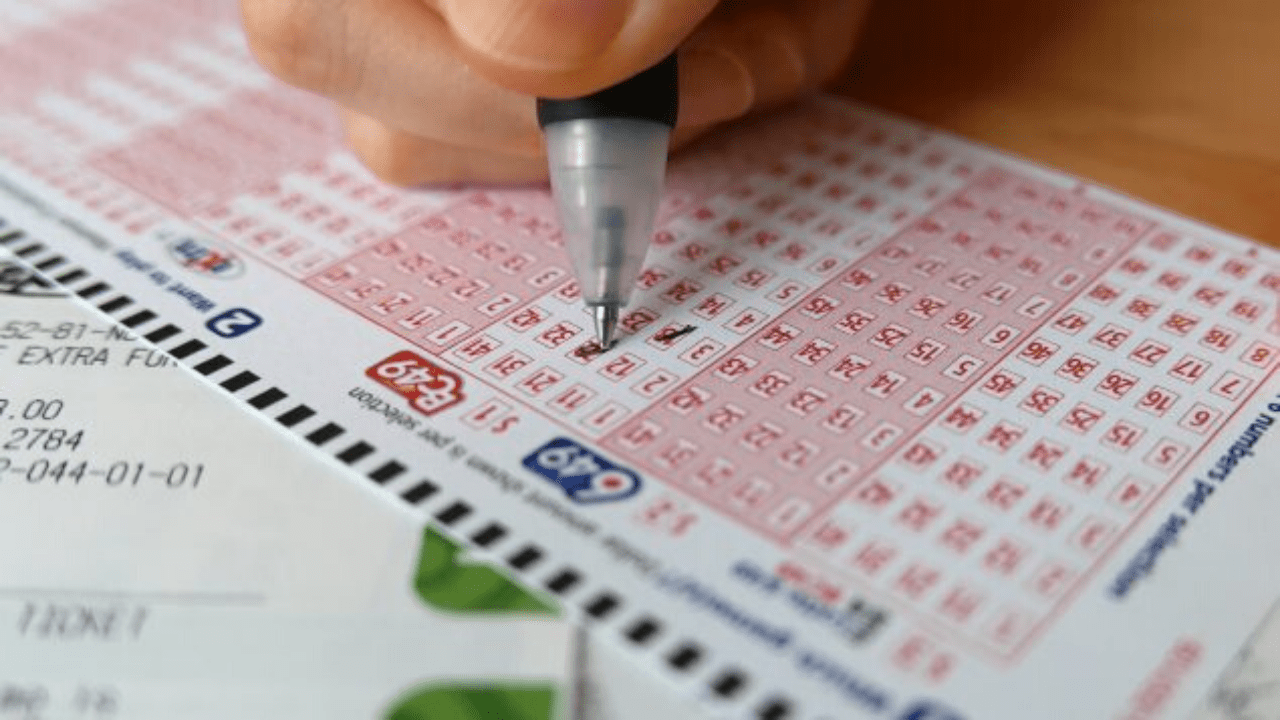 Gracias al "error" de una cajera, un adulto mayor se convierte en millonario