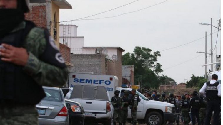 Mujer mexicana decapita a su pareja e intenta huir con la cabeza de la víctima en sus manos